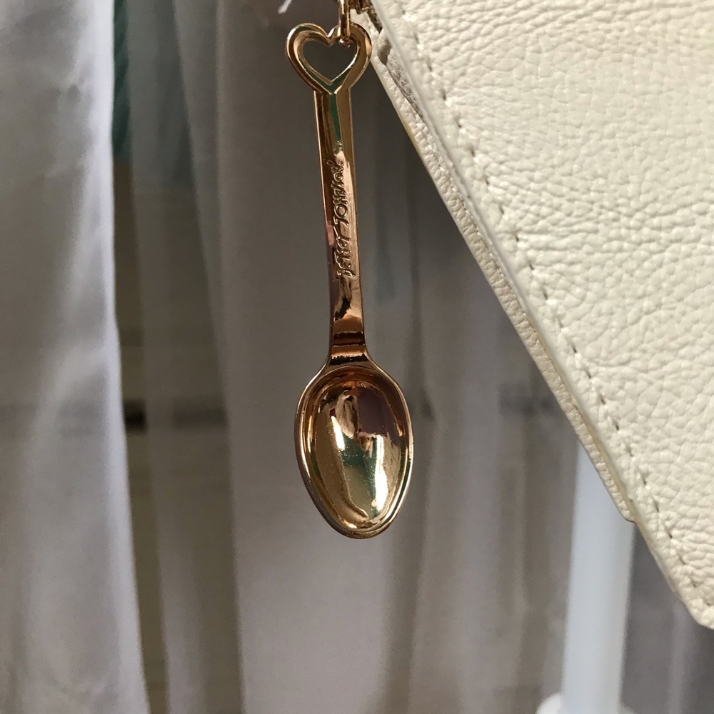 🎀HP🎀☕️ Betsey Johnson “Le Bistro” Latte Bag☕️ - Picture 4 of 5